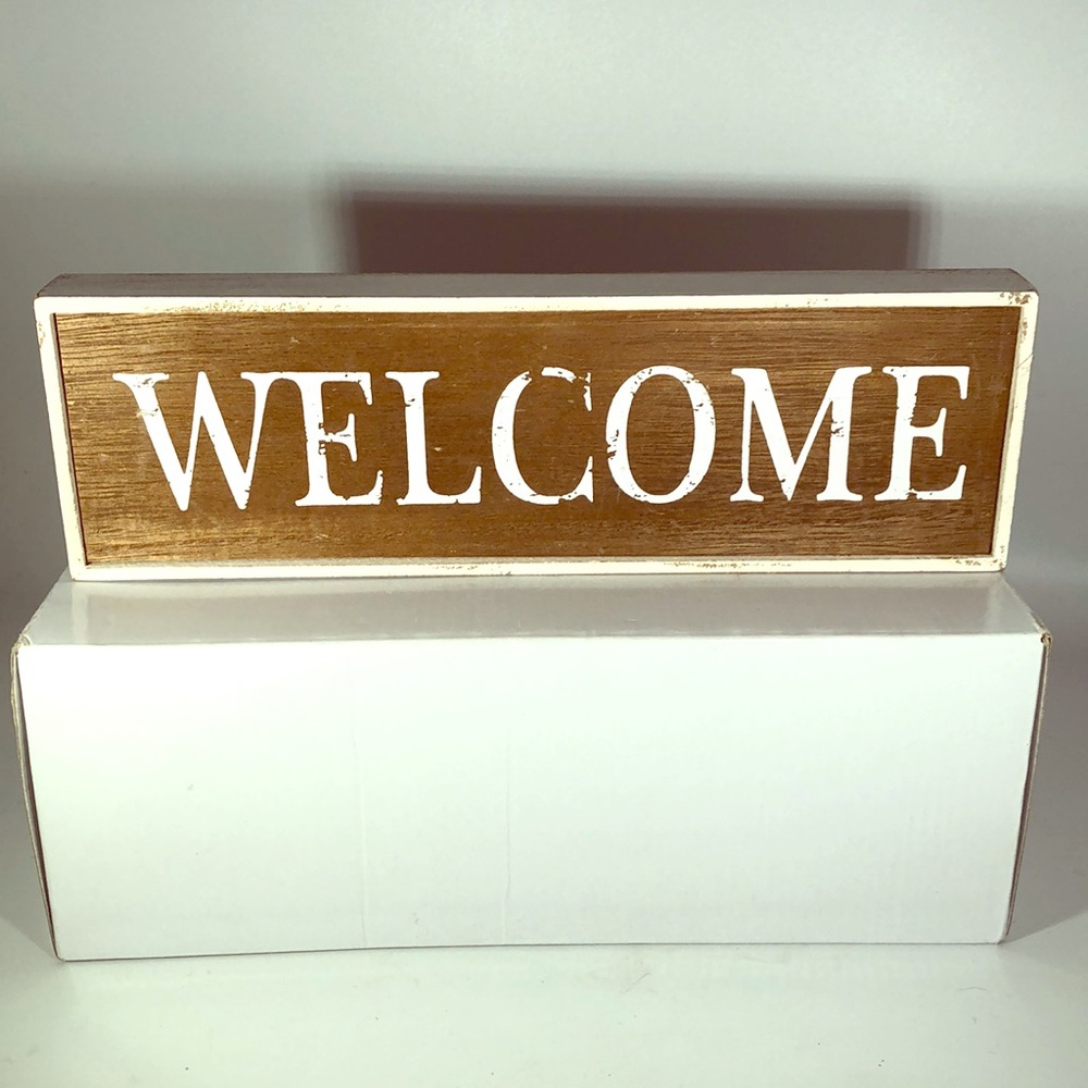 WELCOME sign Pressed board faux wood design